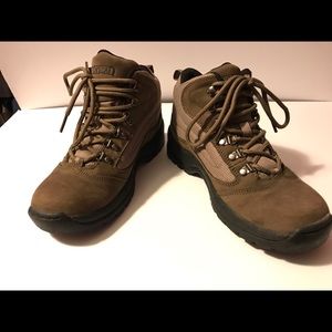 Red Head woman Hiking Boots Sz 7.5M